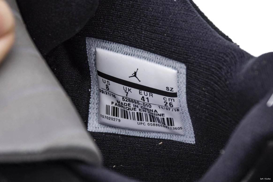 528895-010 Barons Low  Jordan Retro 11 0306